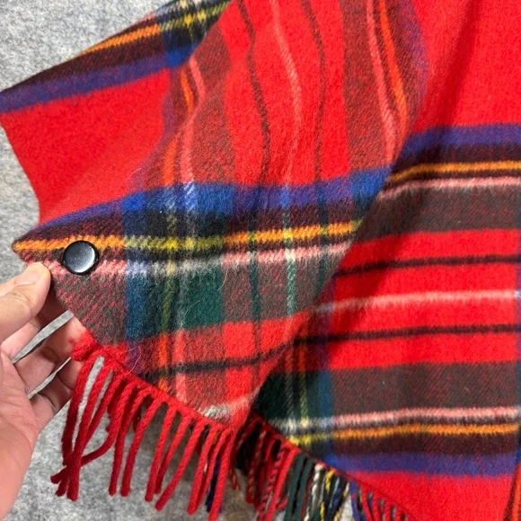 Vintage Edinburgh Woollen Mill Red Plaid Tartan Wool Poncho Cape Hooded Fringe - Picture 8 of 16